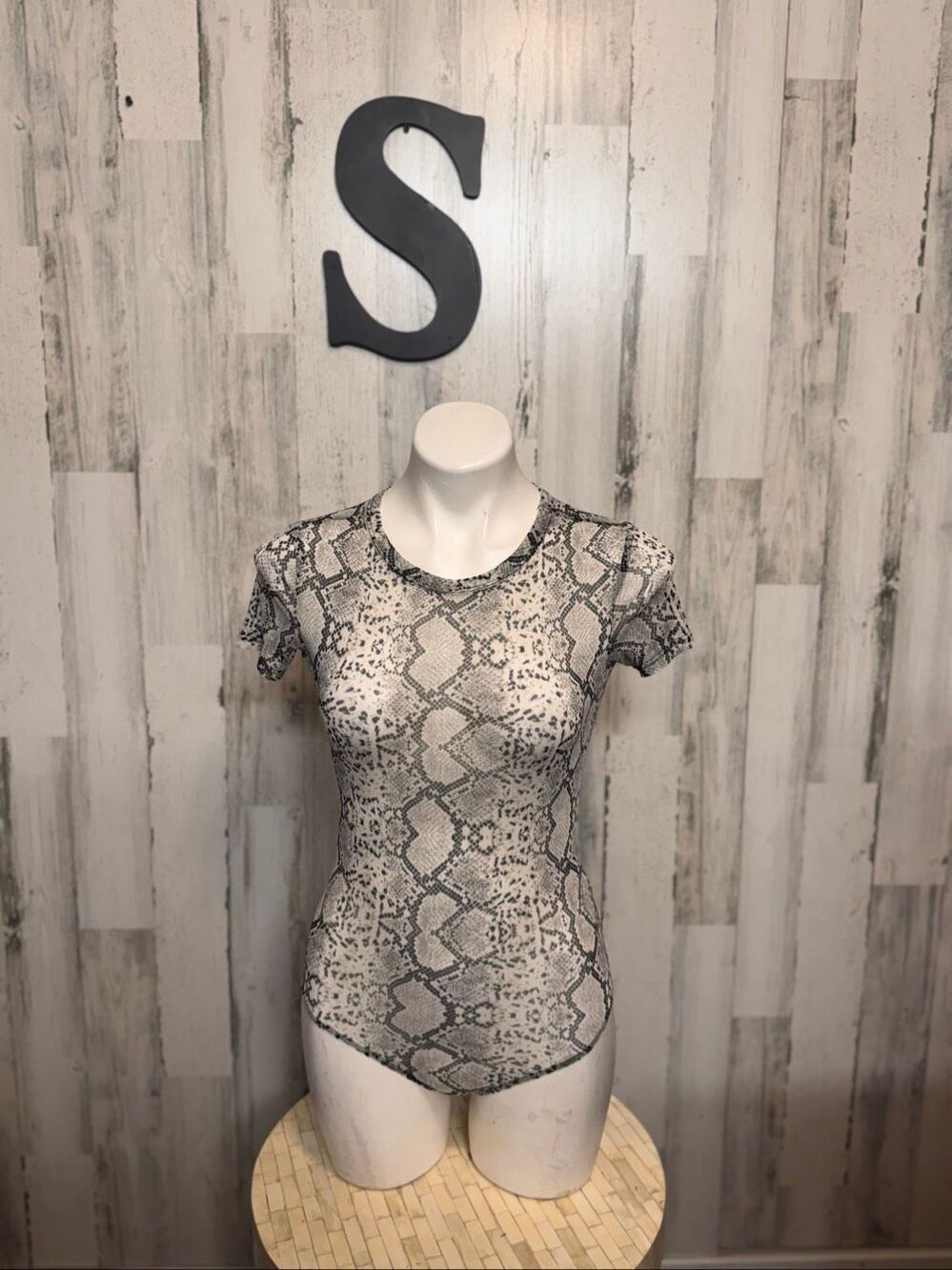 Papaya Gray Snake Print Short Sleeve Crew Neck Mesh Bodysuit Womens Small S